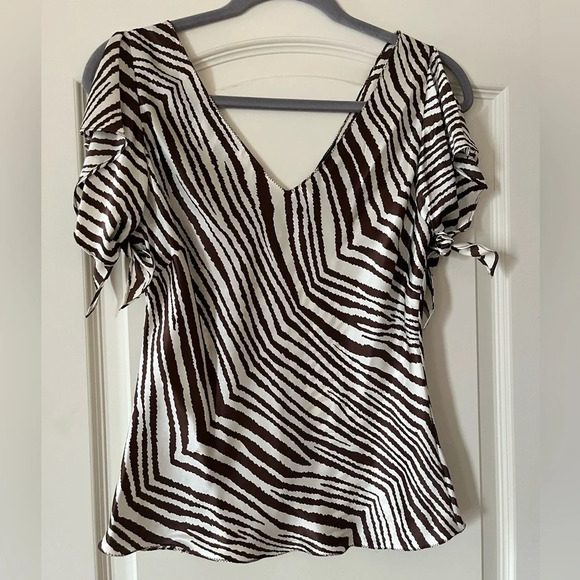 The Limited 100% Silk Animal Print Brown and White Blouse Women’s size Small - Picture 1 of 13